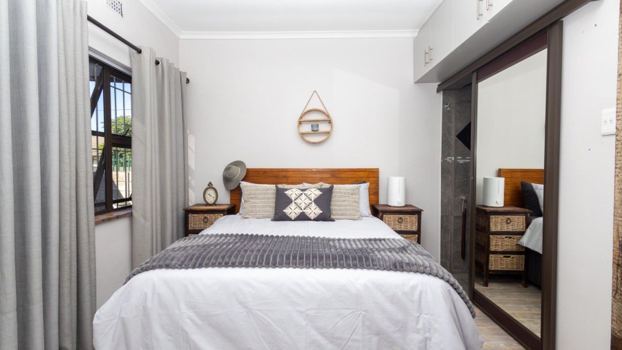 5 Bedroom Property for Sale in Avondale Western Cape